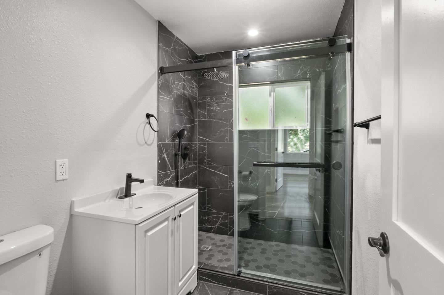 Detail Gallery Image 18 of 31 For 212 E Longview Ave, Stockton,  CA 95207 - 3 Beds | 1 Baths