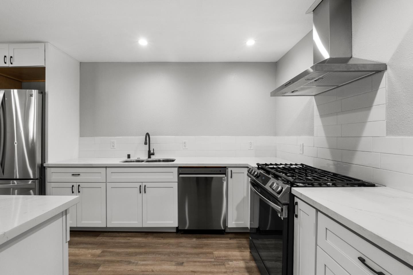 Detail Gallery Image 6 of 31 For 212 E Longview Ave, Stockton,  CA 95207 - 3 Beds | 1 Baths