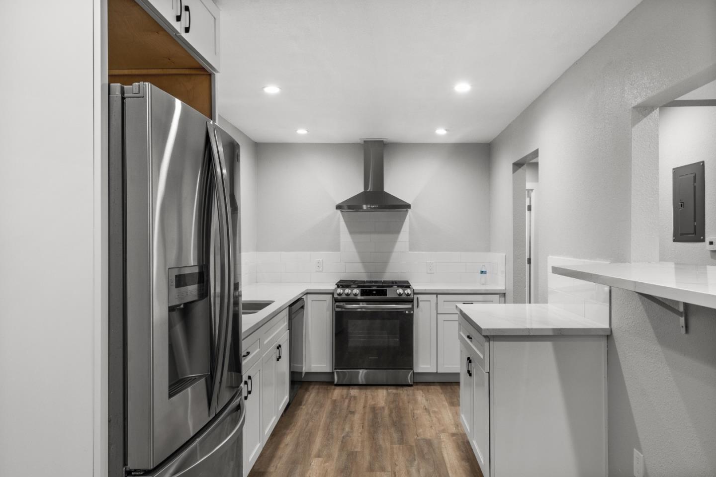 Detail Gallery Image 8 of 31 For 212 E Longview Ave, Stockton,  CA 95207 - 3 Beds | 1 Baths