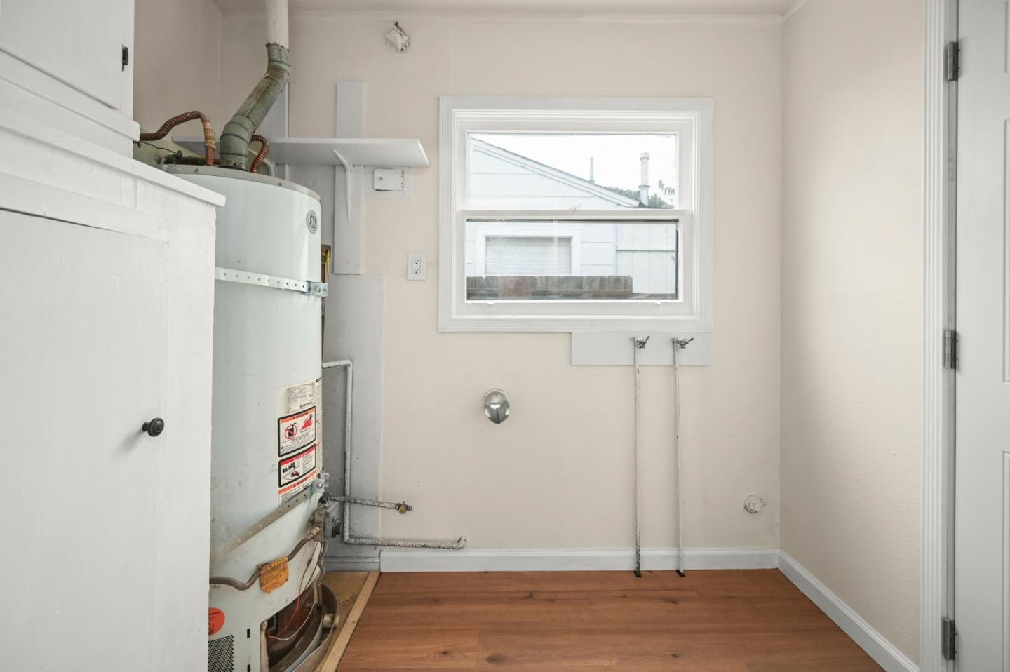 Detail Gallery Image 13 of 26 For 1927 Evergreen Ave, Antioch,  CA 94509 - 3 Beds | 1 Baths