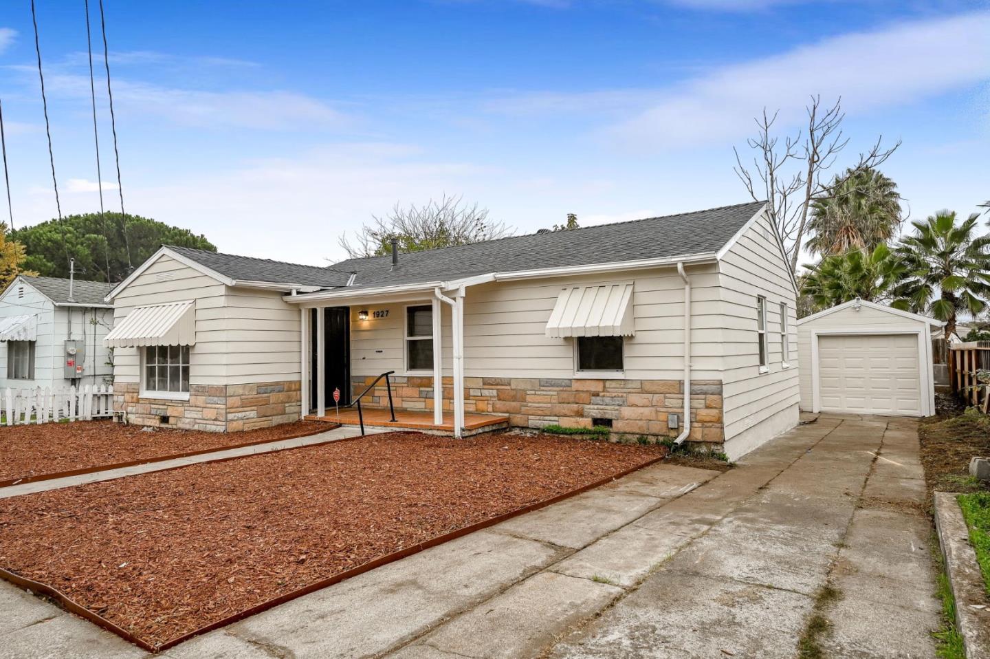 Detail Gallery Image 2 of 26 For 1927 Evergreen Ave, Antioch,  CA 94509 - 3 Beds | 1 Baths