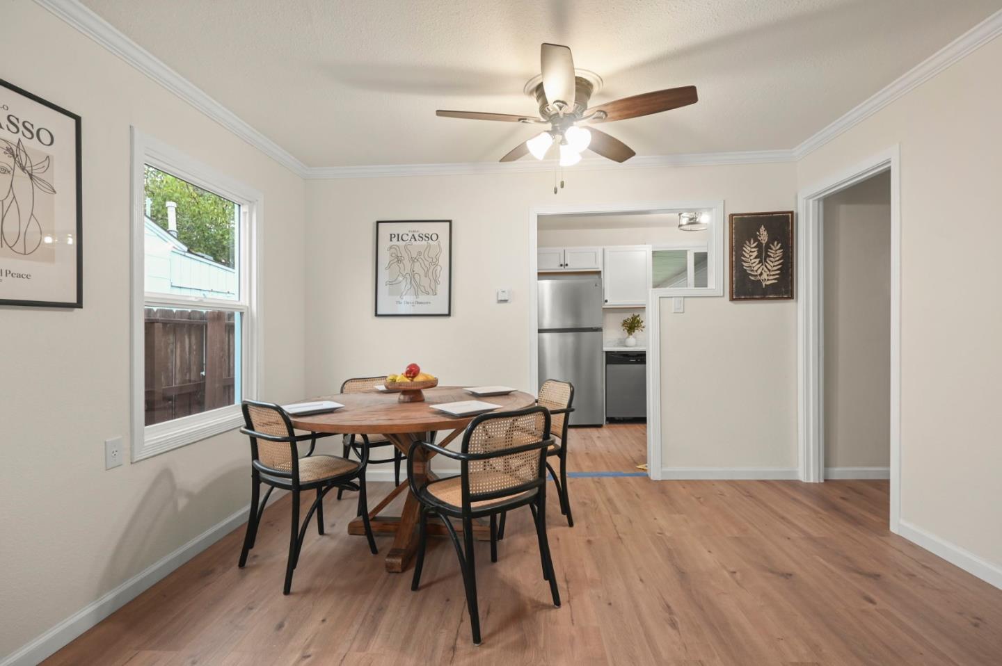 Detail Gallery Image 8 of 26 For 1927 Evergreen Ave, Antioch,  CA 94509 - 3 Beds | 1 Baths