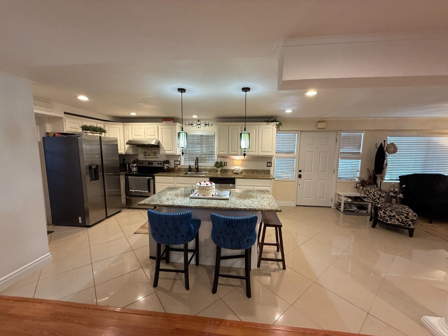 Detail Gallery Image 3 of 28 For 7610 Miller Ave, Gilroy,  CA 95020 - 5 Beds | 2/1 Baths