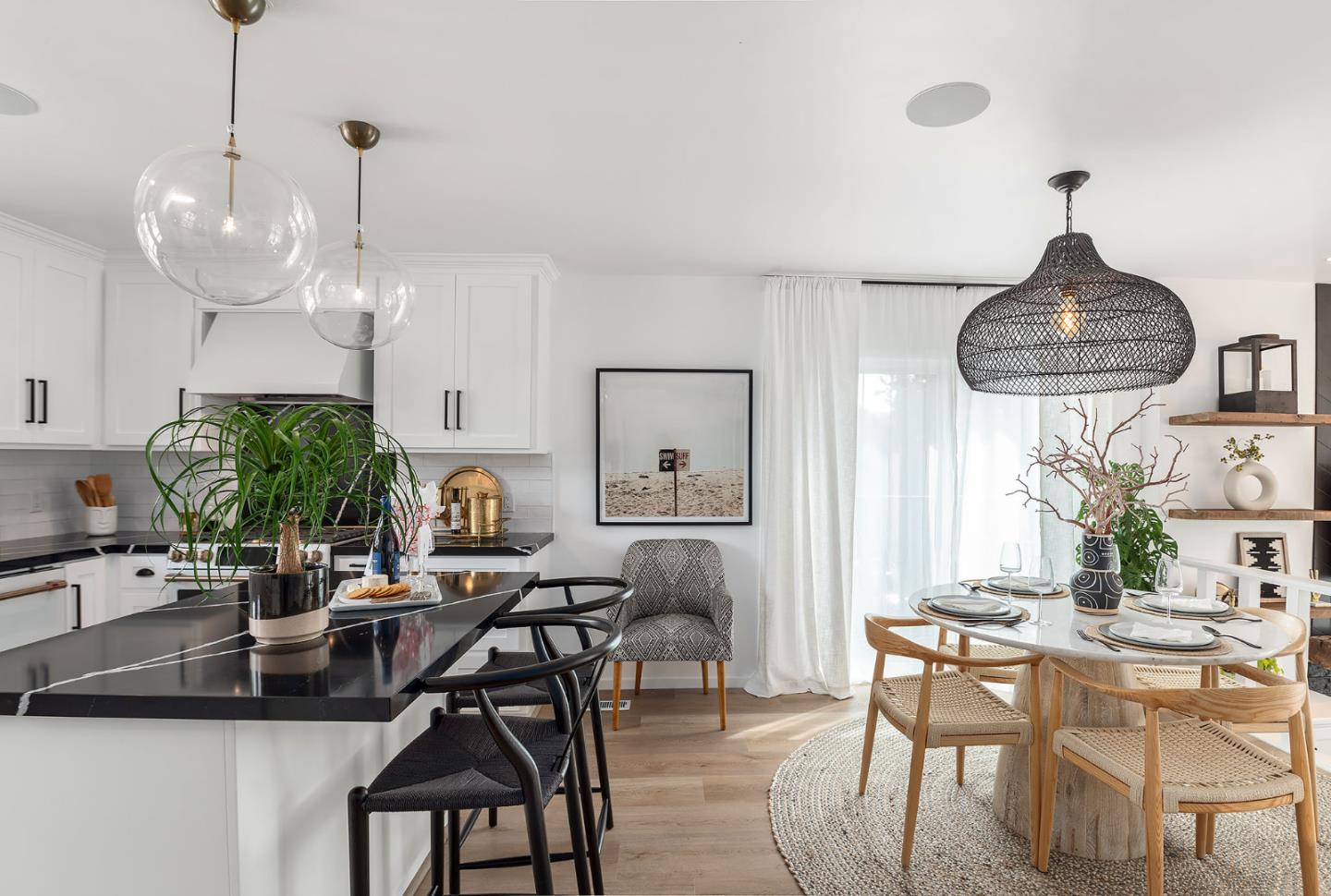 Detail Gallery Image 4 of 26 For 37 La Playa St, Monterey,  CA 93940 - 2 Beds | 2/1 Baths