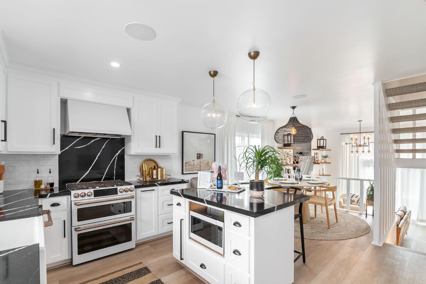 Detail Gallery Image 5 of 26 For 37 La Playa St, Monterey,  CA 93940 - 2 Beds | 2/1 Baths