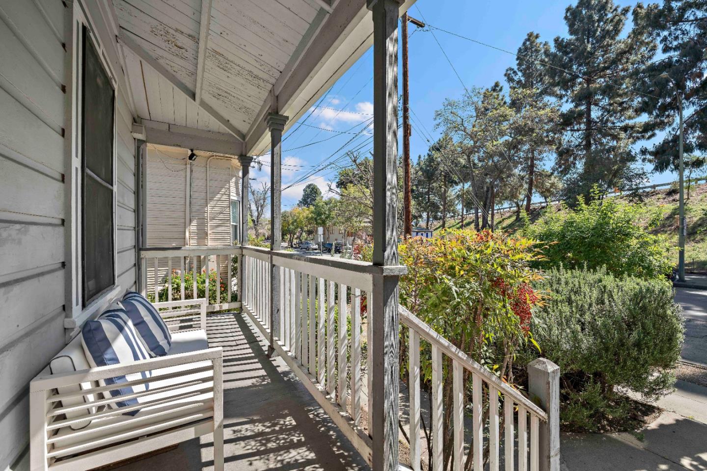 Detail Gallery Image 10 of 74 For 163 Carrie St, San Jose,  CA 95112 - 6 Beds | 2 Baths