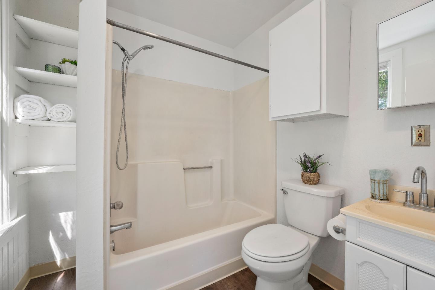 Detail Gallery Image 25 of 74 For 163 Carrie St, San Jose,  CA 95112 - 6 Beds | 2 Baths