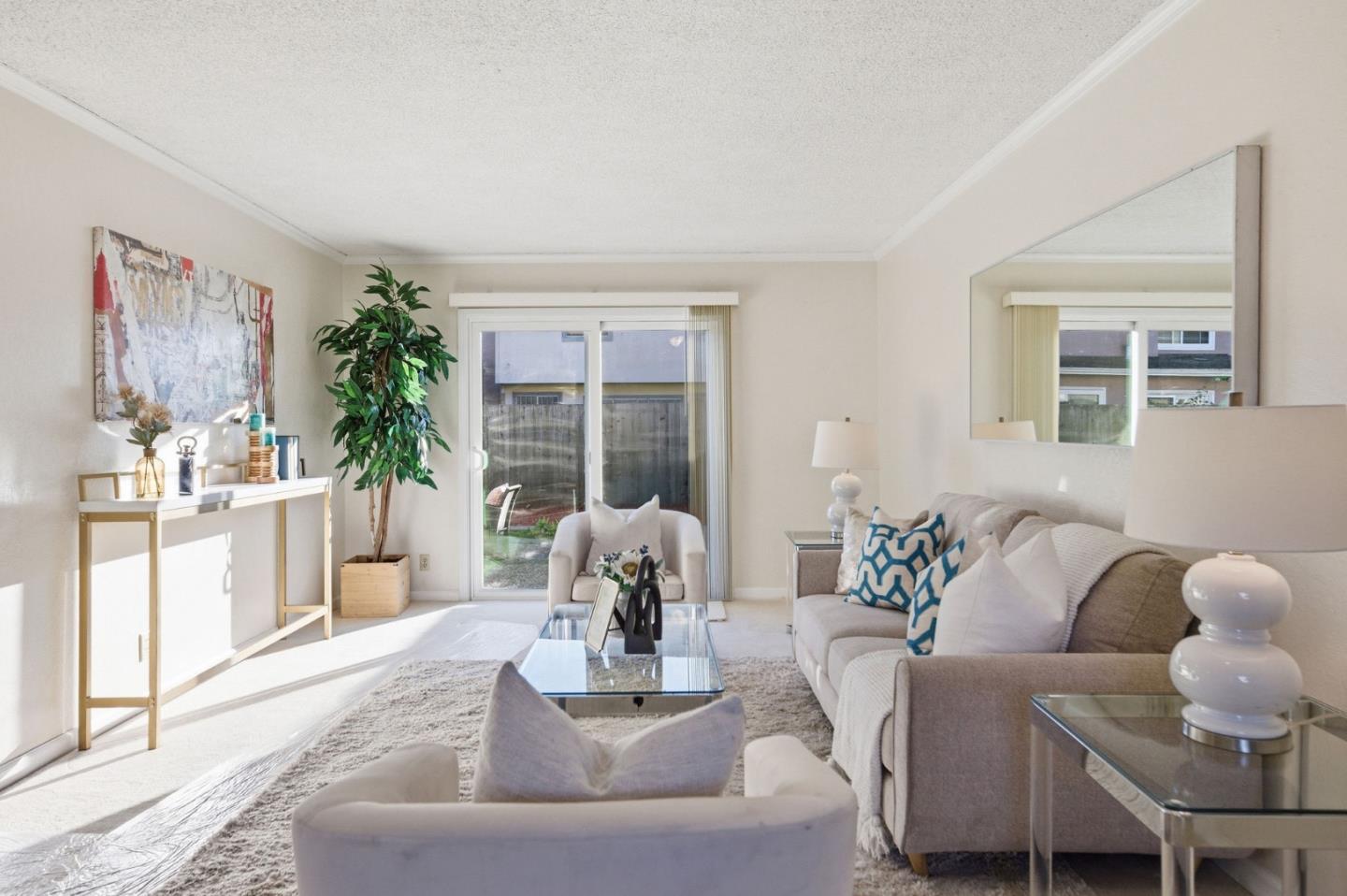 Detail Gallery Image 14 of 72 For 55 Saint James Ct, Daly City,  CA 94015 - 4 Beds | 2/1 Baths