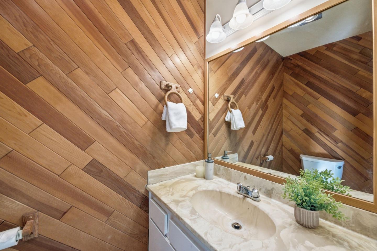 Detail Gallery Image 31 of 72 For 55 Saint James Ct, Daly City,  CA 94015 - 4 Beds | 2/1 Baths