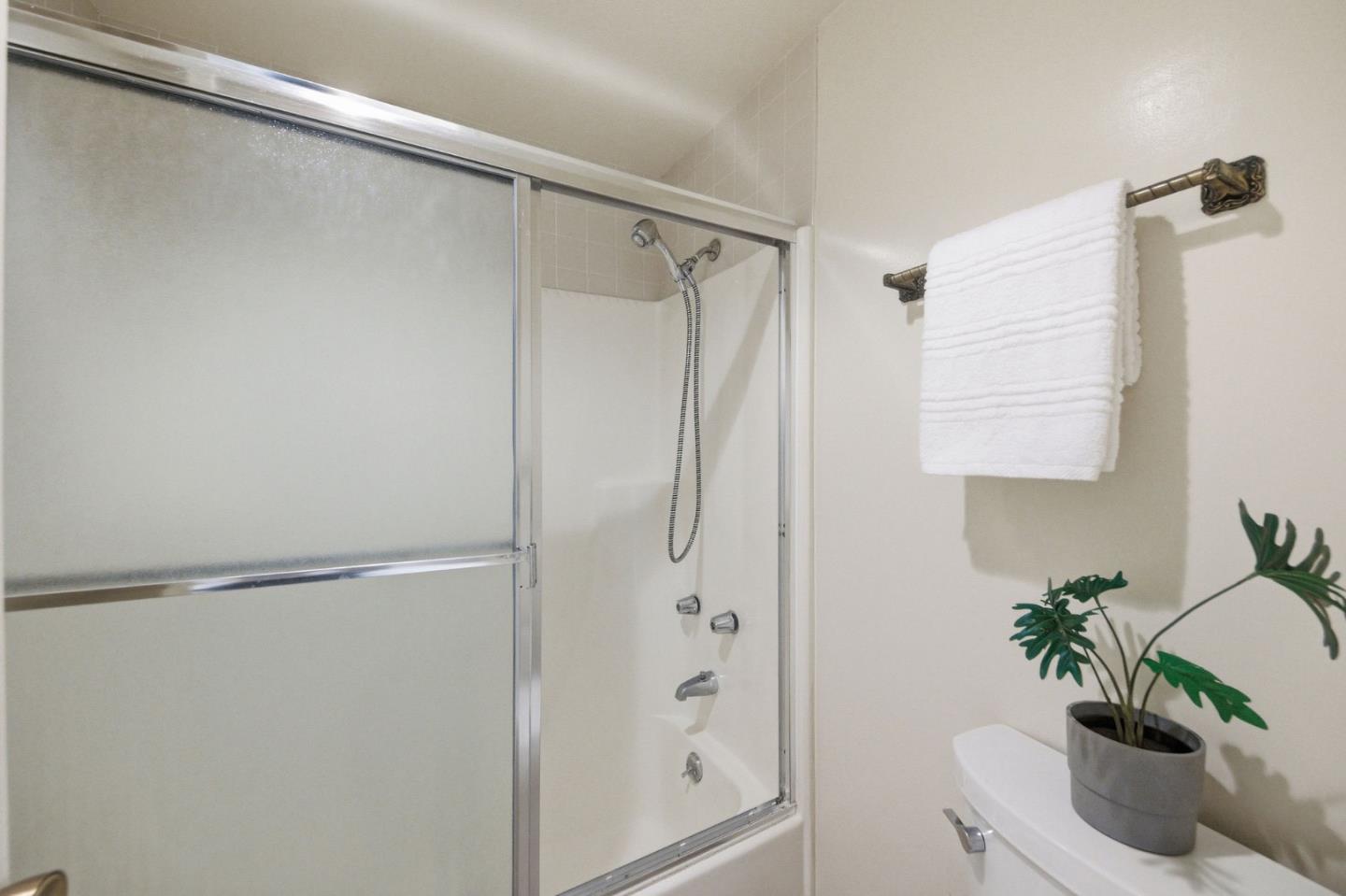 Detail Gallery Image 53 of 72 For 55 Saint James Ct, Daly City,  CA 94015 - 4 Beds | 2/1 Baths