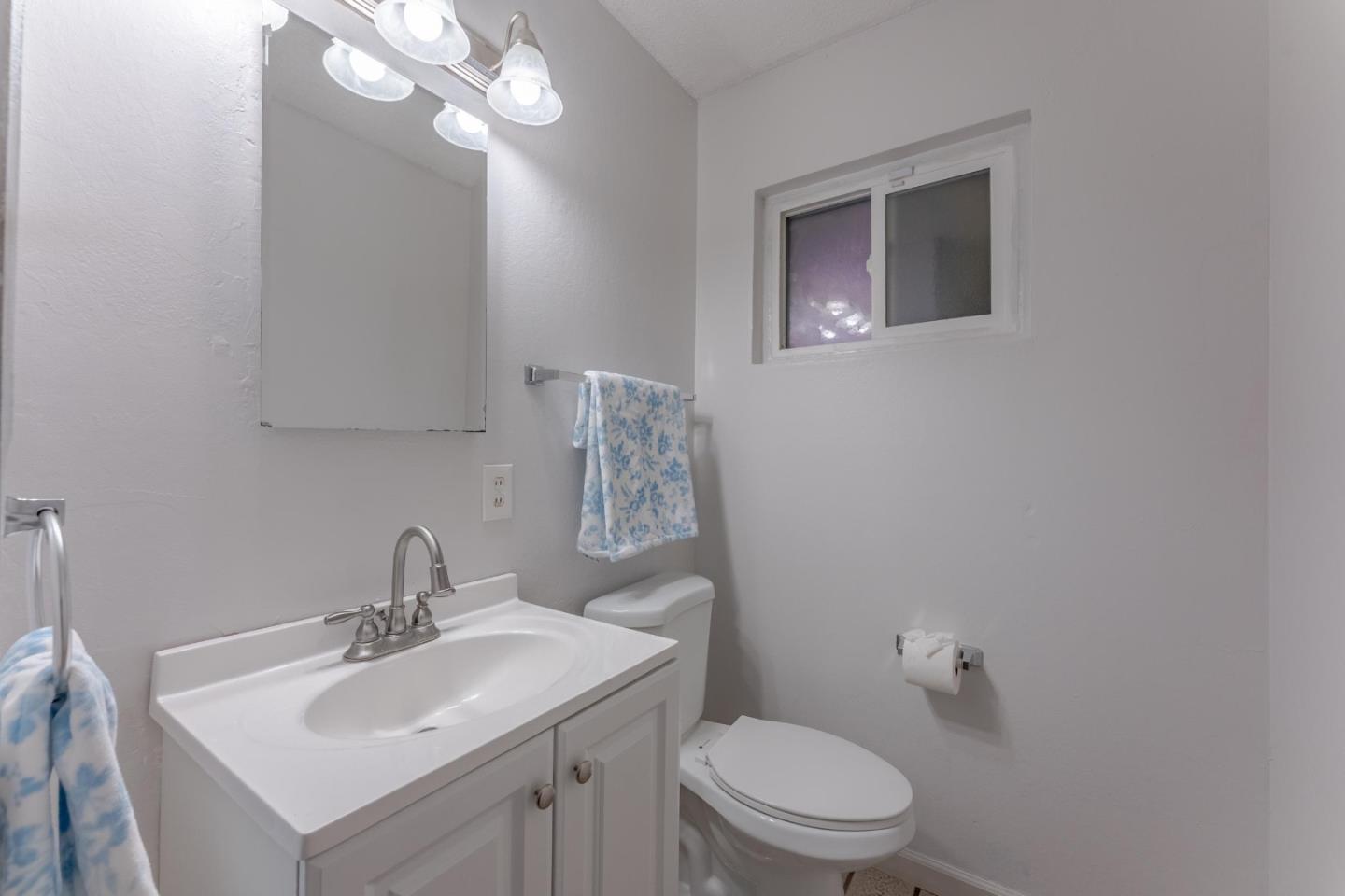 Detail Gallery Image 13 of 23 For 434 Mignot Ln, San Jose,  CA 95111 - 4 Beds | 2 Baths