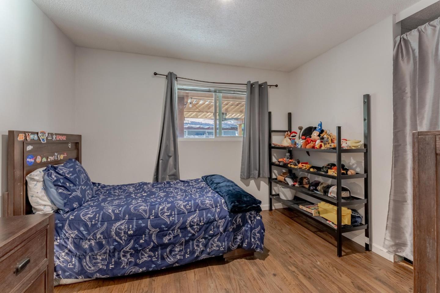 Detail Gallery Image 15 of 23 For 434 Mignot Ln, San Jose,  CA 95111 - 4 Beds | 2 Baths