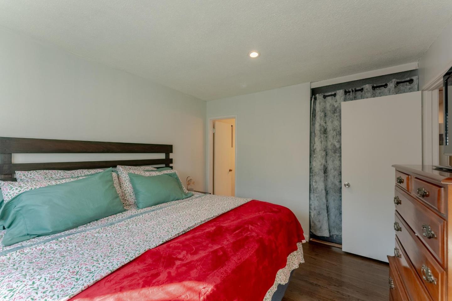 Detail Gallery Image 17 of 23 For 434 Mignot Ln, San Jose,  CA 95111 - 4 Beds | 2 Baths