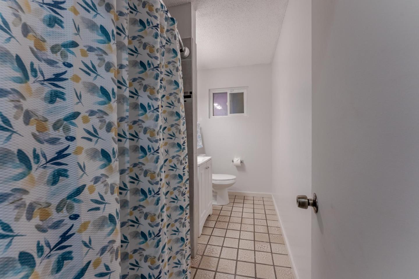 Detail Gallery Image 18 of 23 For 434 Mignot Ln, San Jose,  CA 95111 - 4 Beds | 2 Baths