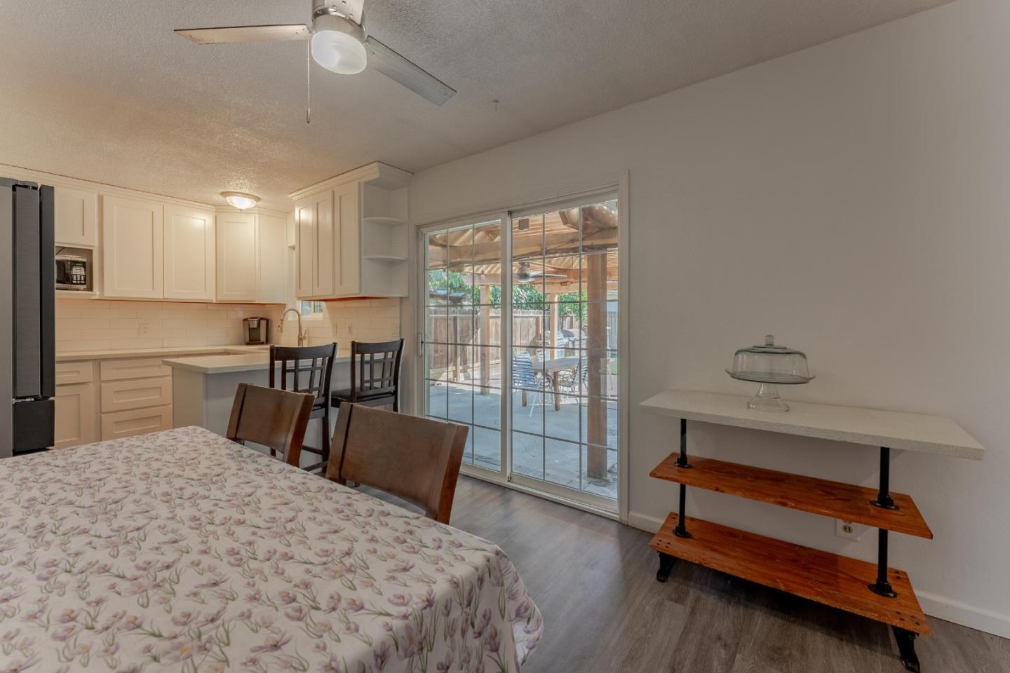 Detail Gallery Image 9 of 23 For 434 Mignot Ln, San Jose,  CA 95111 - 4 Beds | 2 Baths