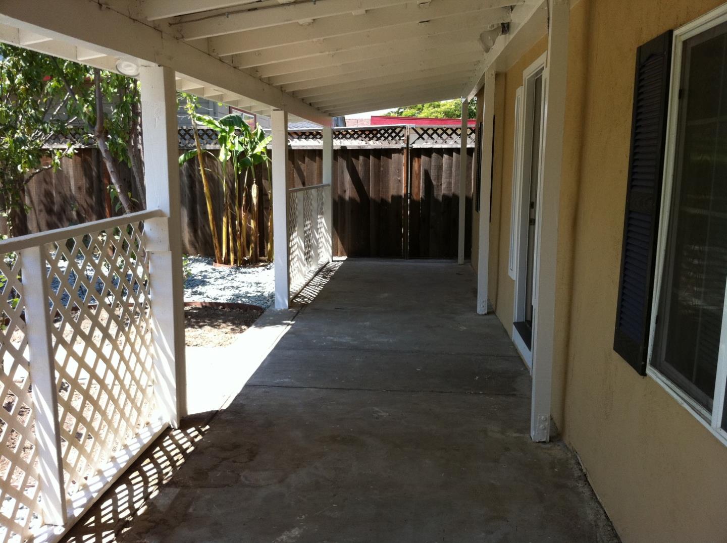 Detail Gallery Image 4 of 20 For 541 Madera Ave, San Jose,  CA 95112 - 4 Beds | 2 Baths