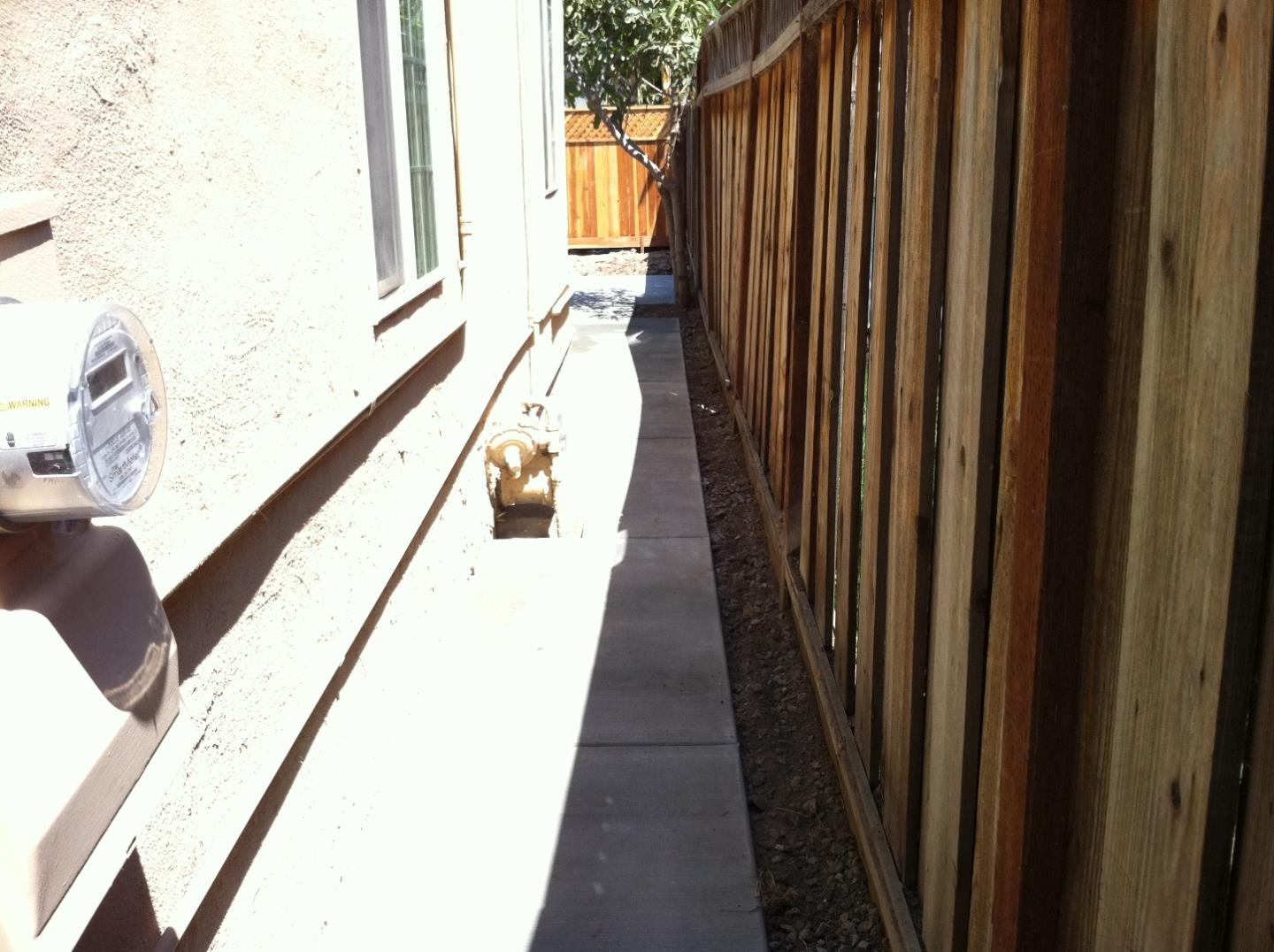 Detail Gallery Image 5 of 20 For 541 Madera Ave, San Jose,  CA 95112 - 4 Beds | 2 Baths