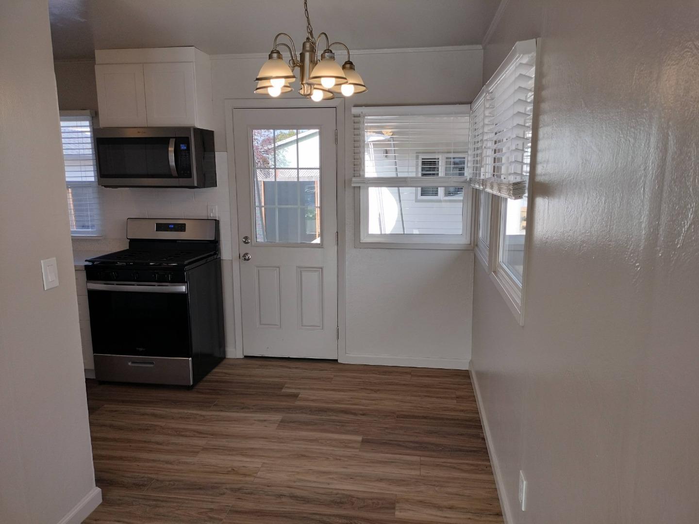 Detail Gallery Image 10 of 22 For 413 & 415 Dela Rosa Ave, Monterey,  CA 93940 - 3 Beds | 2 Baths