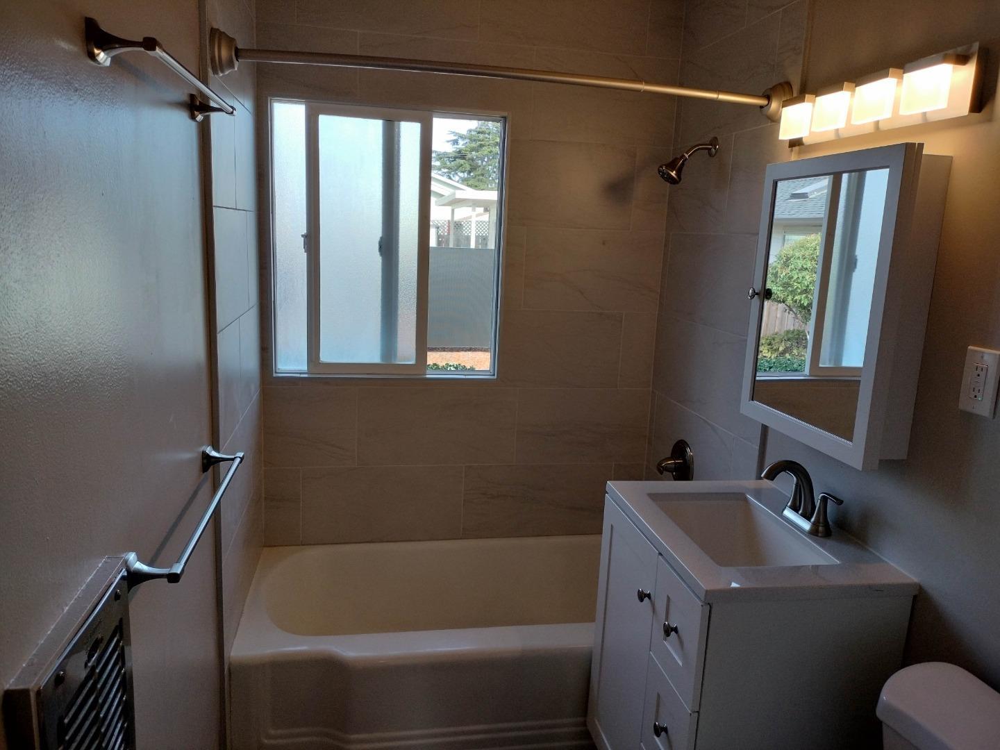 Detail Gallery Image 6 of 22 For 413 & 415 Dela Rosa Ave, Monterey,  CA 93940 - 3 Beds | 2 Baths