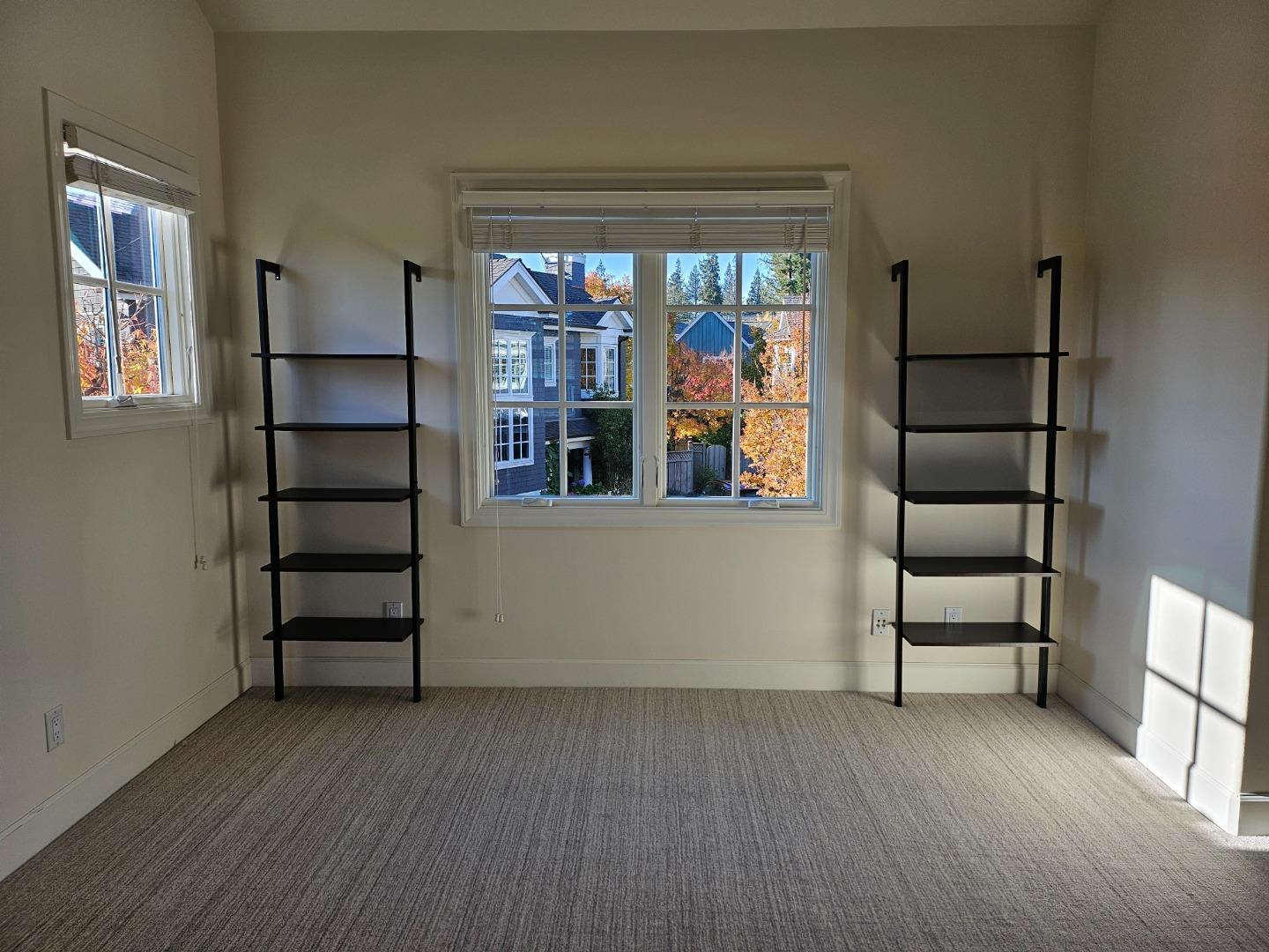 Detail Gallery Image 15 of 20 For 919 Fremont Place, Menlo Park,  CA 94025 - 3 Beds | 2/1 Baths