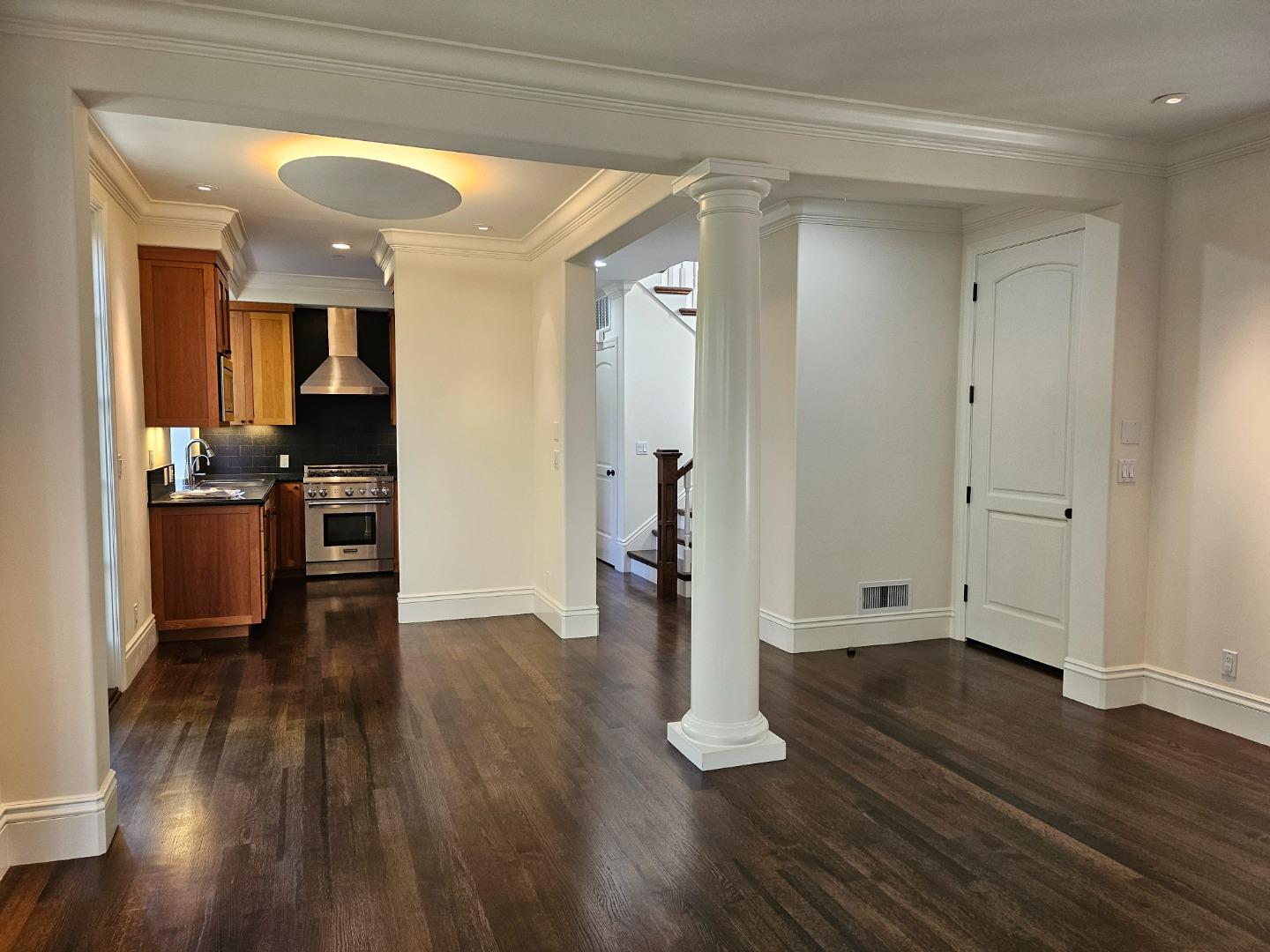 Detail Gallery Image 3 of 20 For 919 Fremont Place, Menlo Park,  CA 94025 - 3 Beds | 2/1 Baths