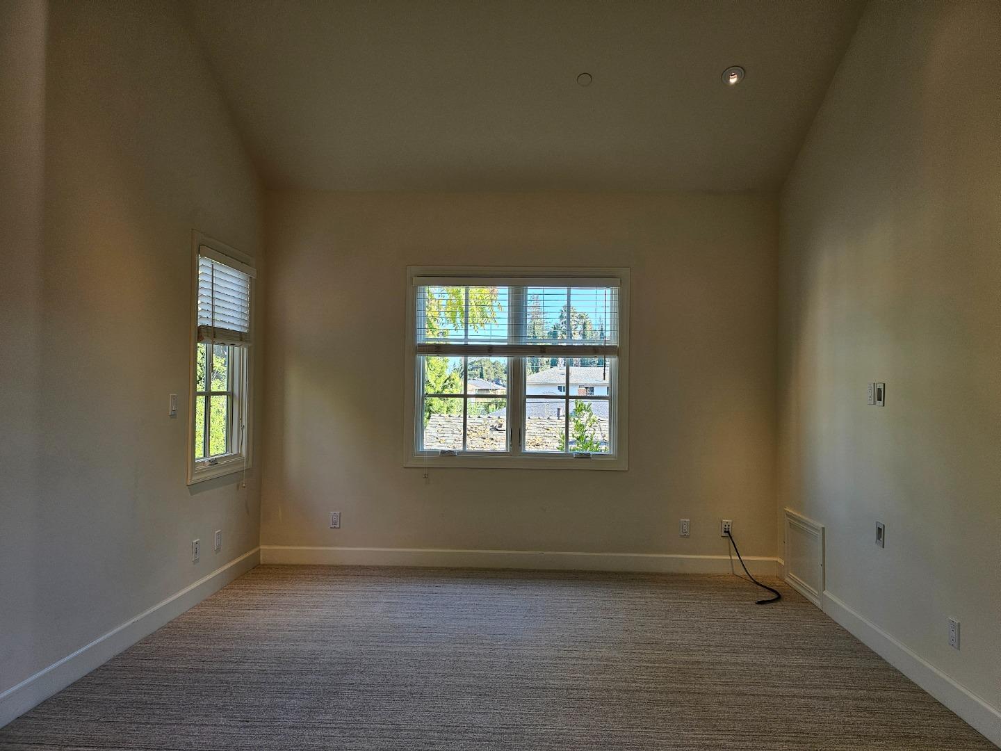 Detail Gallery Image 8 of 20 For 919 Fremont Place, Menlo Park,  CA 94025 - 3 Beds | 2/1 Baths