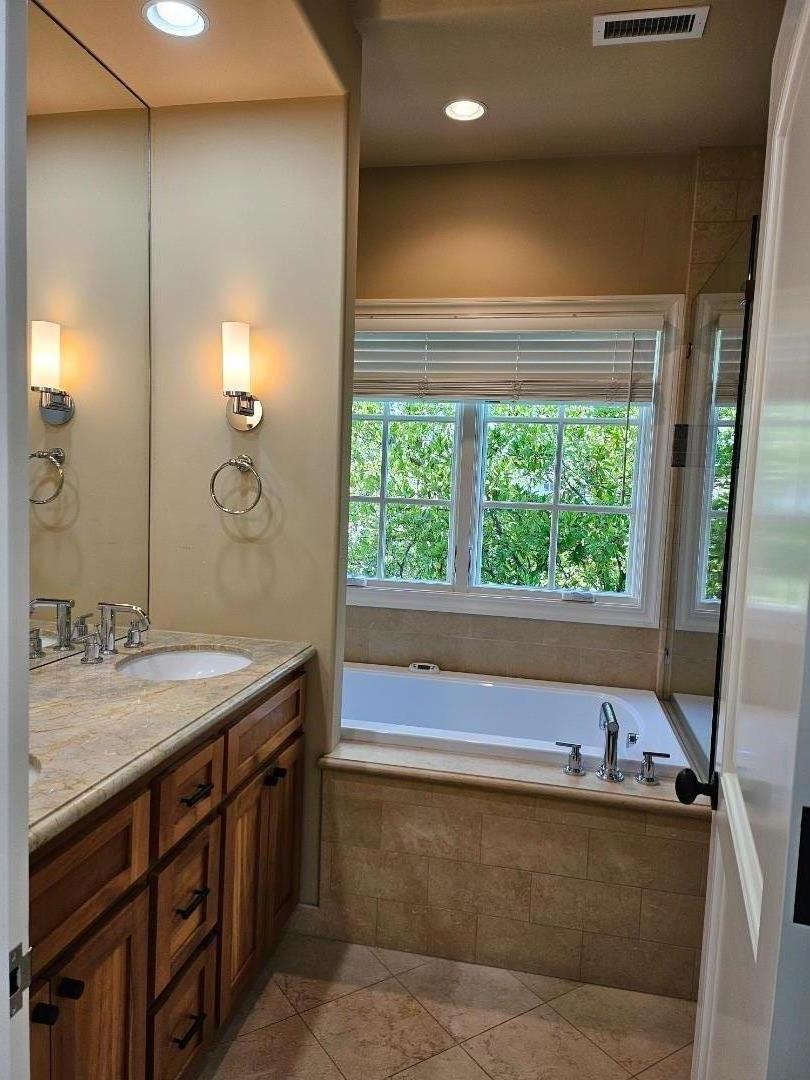 Detail Gallery Image 9 of 20 For 919 Fremont Place, Menlo Park,  CA 94025 - 3 Beds | 2/1 Baths