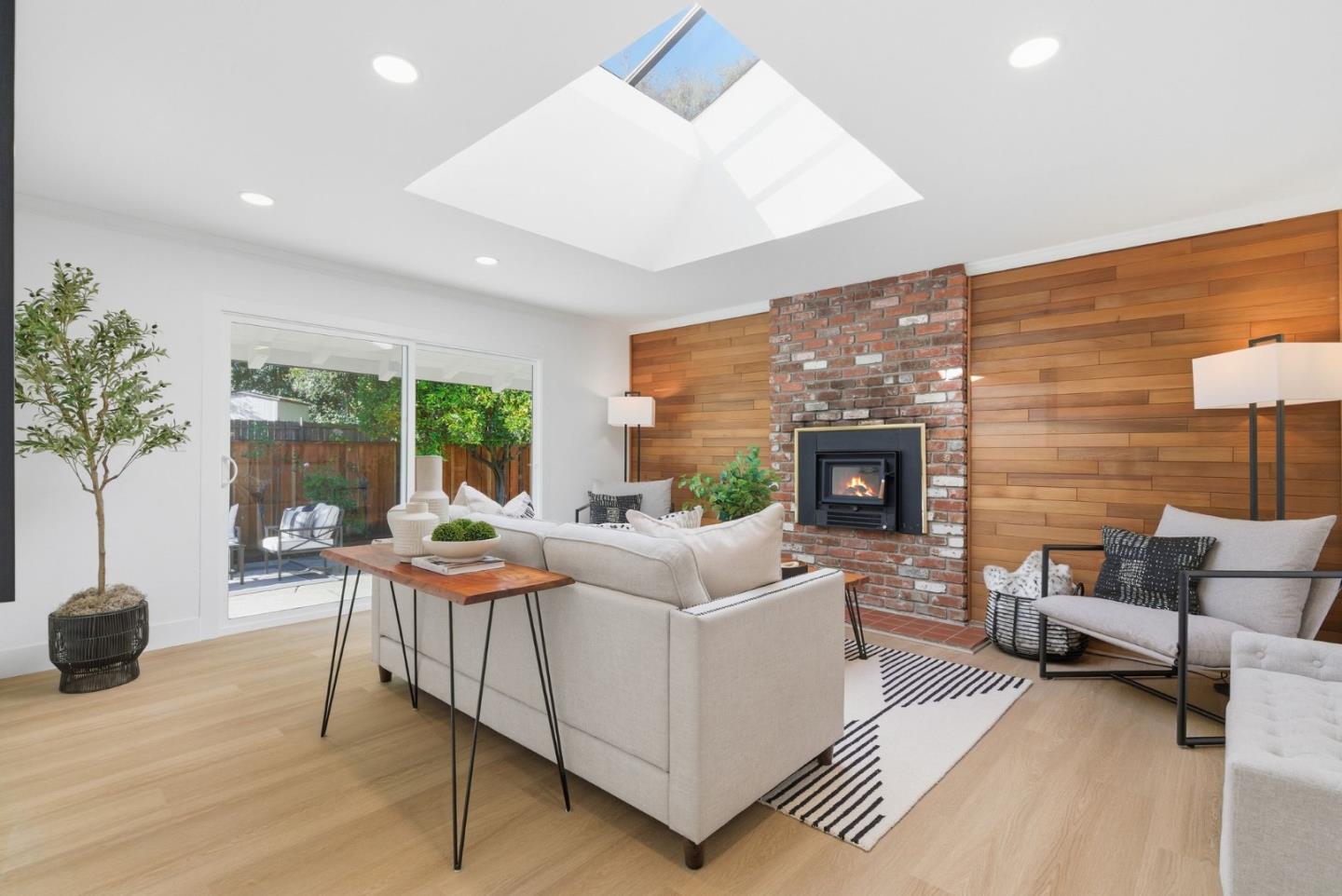 Detail Gallery Image 14 of 45 For 141 Fairmead Ln, Los Gatos,  CA 95032 - 4 Beds | 2/1 Baths