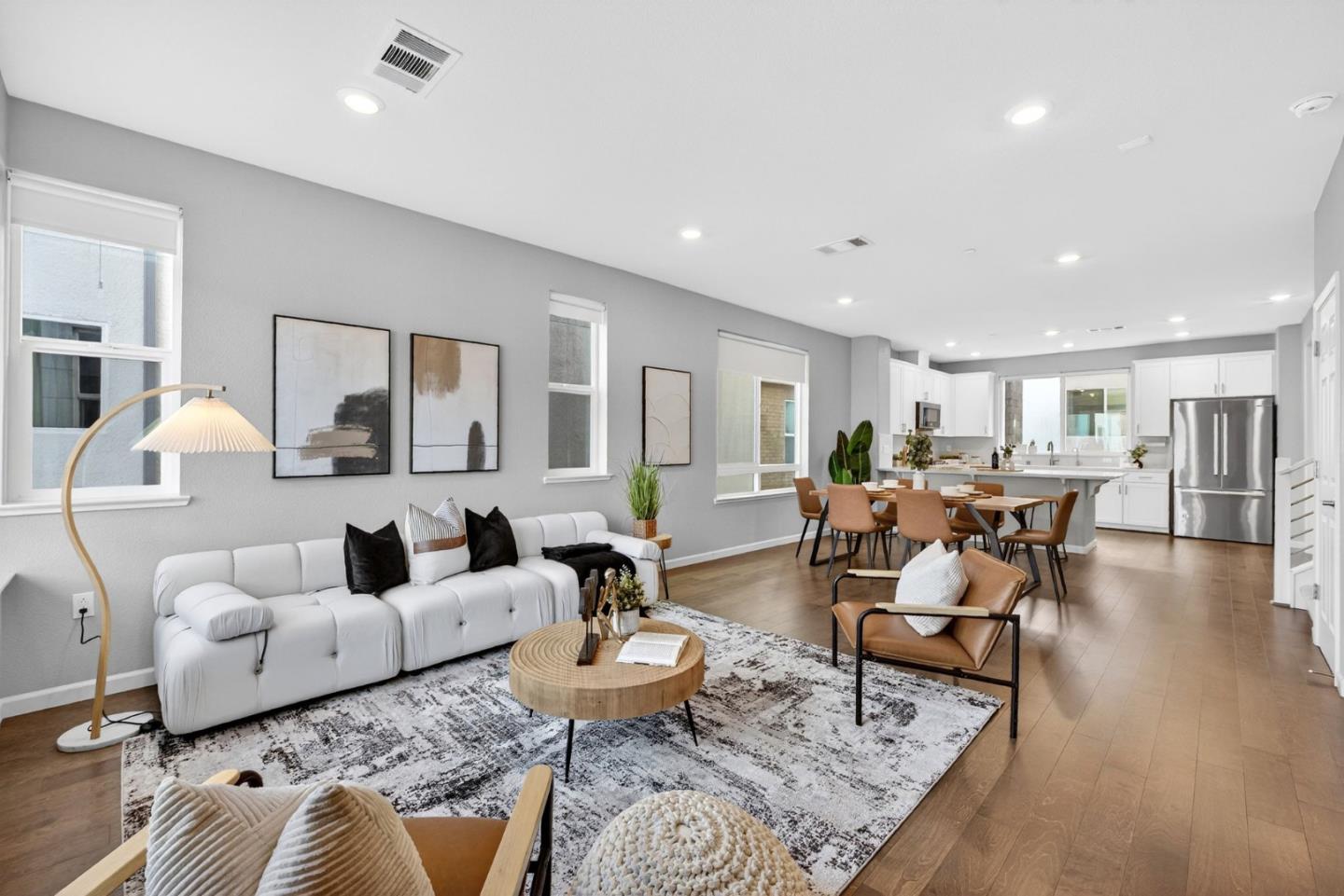 Detail Gallery Image 11 of 38 For 182 Agustin Narvaez St, San Jose,  CA 95136 - 4 Beds | 3/1 Baths