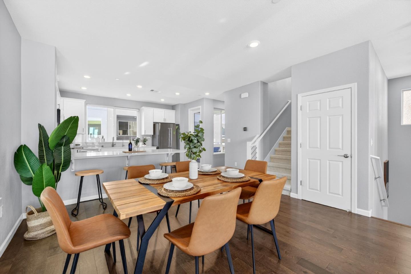 Detail Gallery Image 12 of 38 For 182 Agustin Narvaez St, San Jose,  CA 95136 - 4 Beds | 3/1 Baths