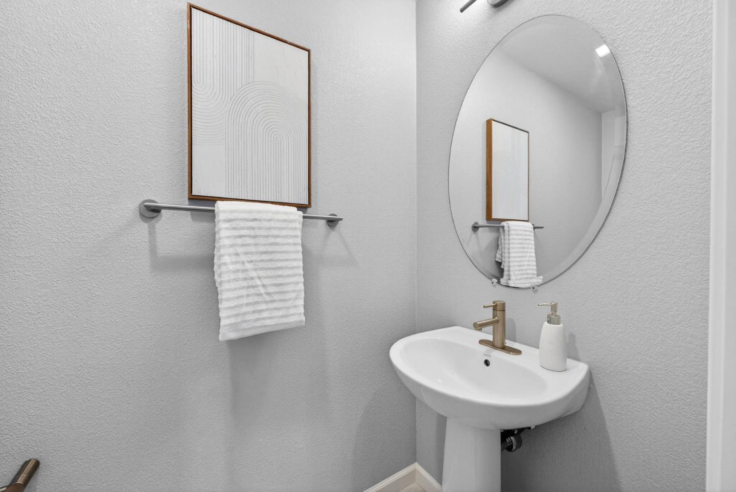 Detail Gallery Image 16 of 38 For 182 Agustin Narvaez St, San Jose,  CA 95136 - 4 Beds | 3/1 Baths