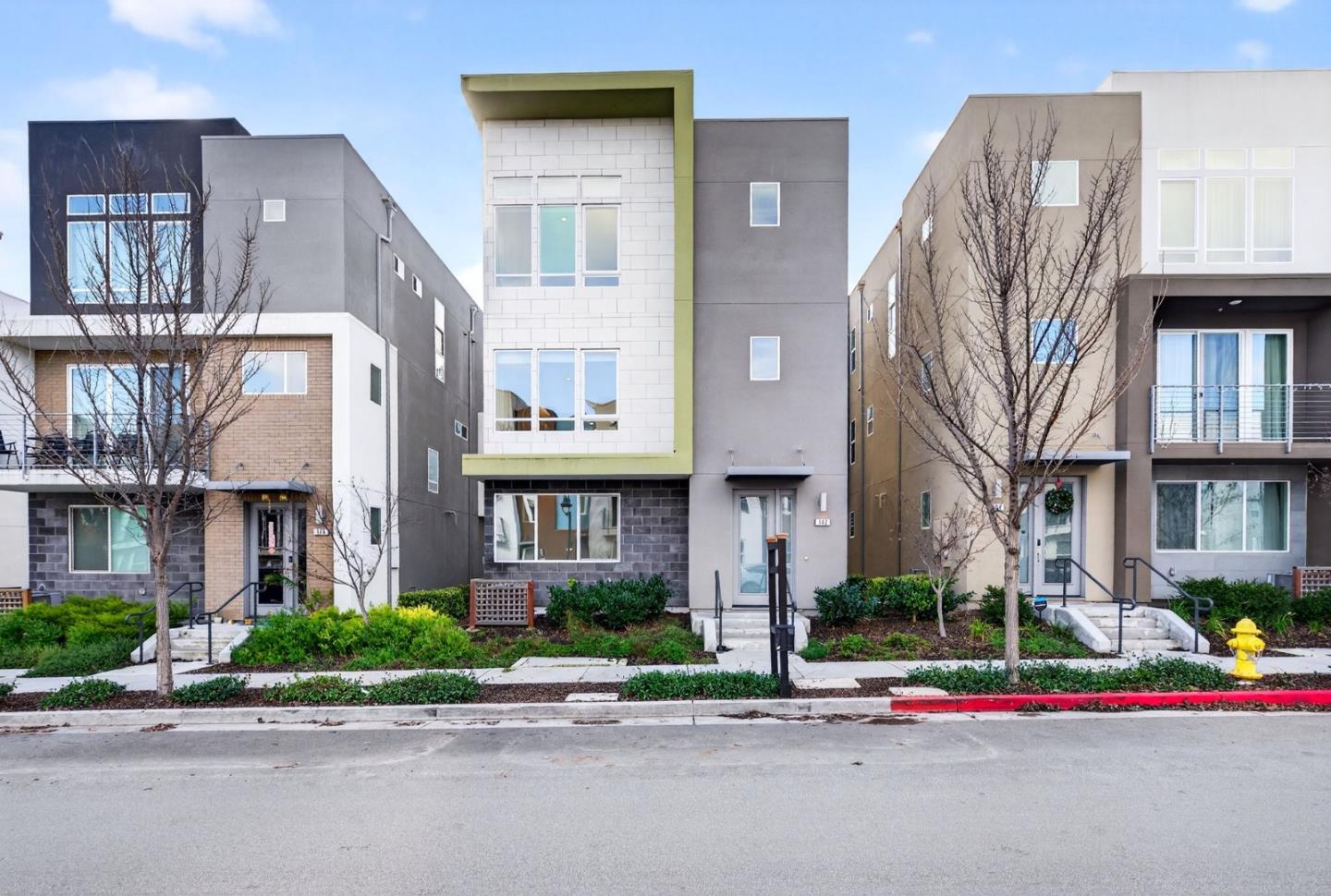 Detail Gallery Image 2 of 38 For 182 Agustin Narvaez St, San Jose,  CA 95136 - 4 Beds | 3/1 Baths