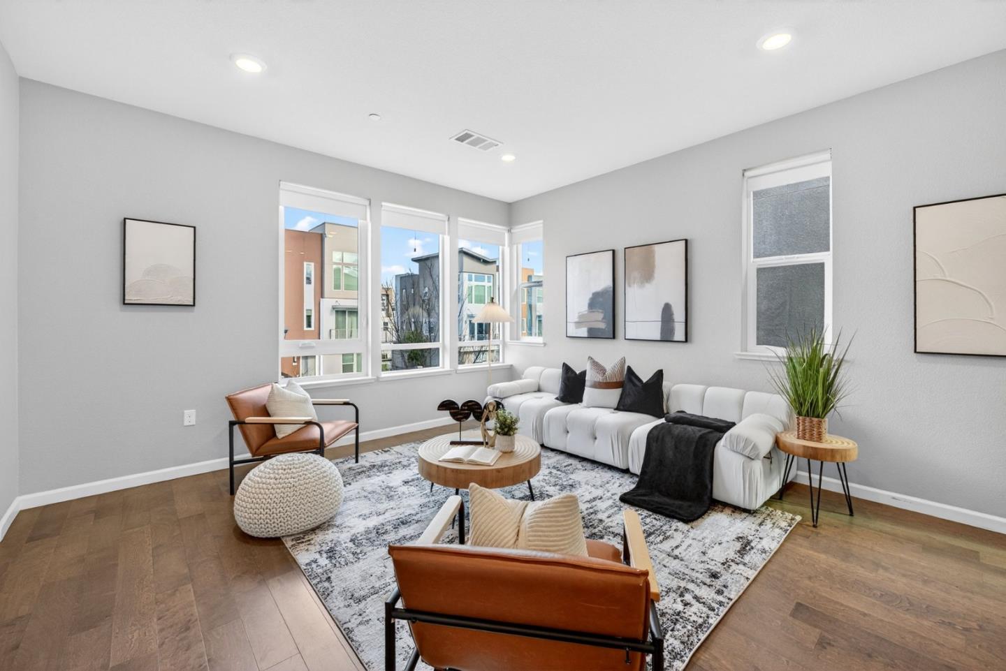 Detail Gallery Image 8 of 38 For 182 Agustin Narvaez St, San Jose,  CA 95136 - 4 Beds | 3/1 Baths