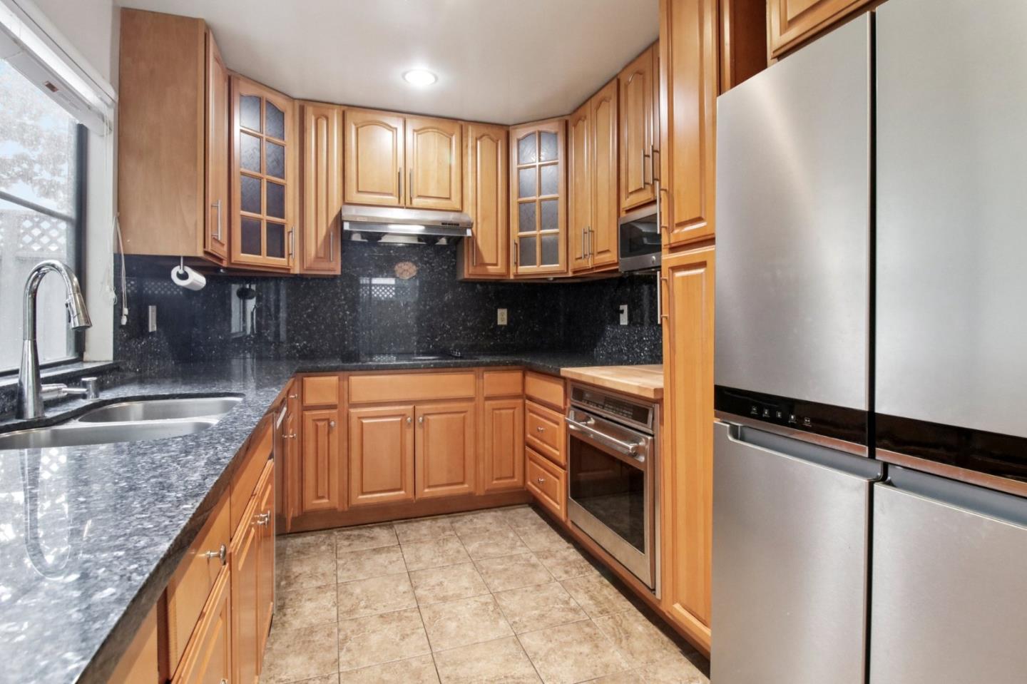 Detail Gallery Image 17 of 42 For 916 Menlo Ave, Menlo Park,  CA 94025 - 2 Beds | 2/1 Baths