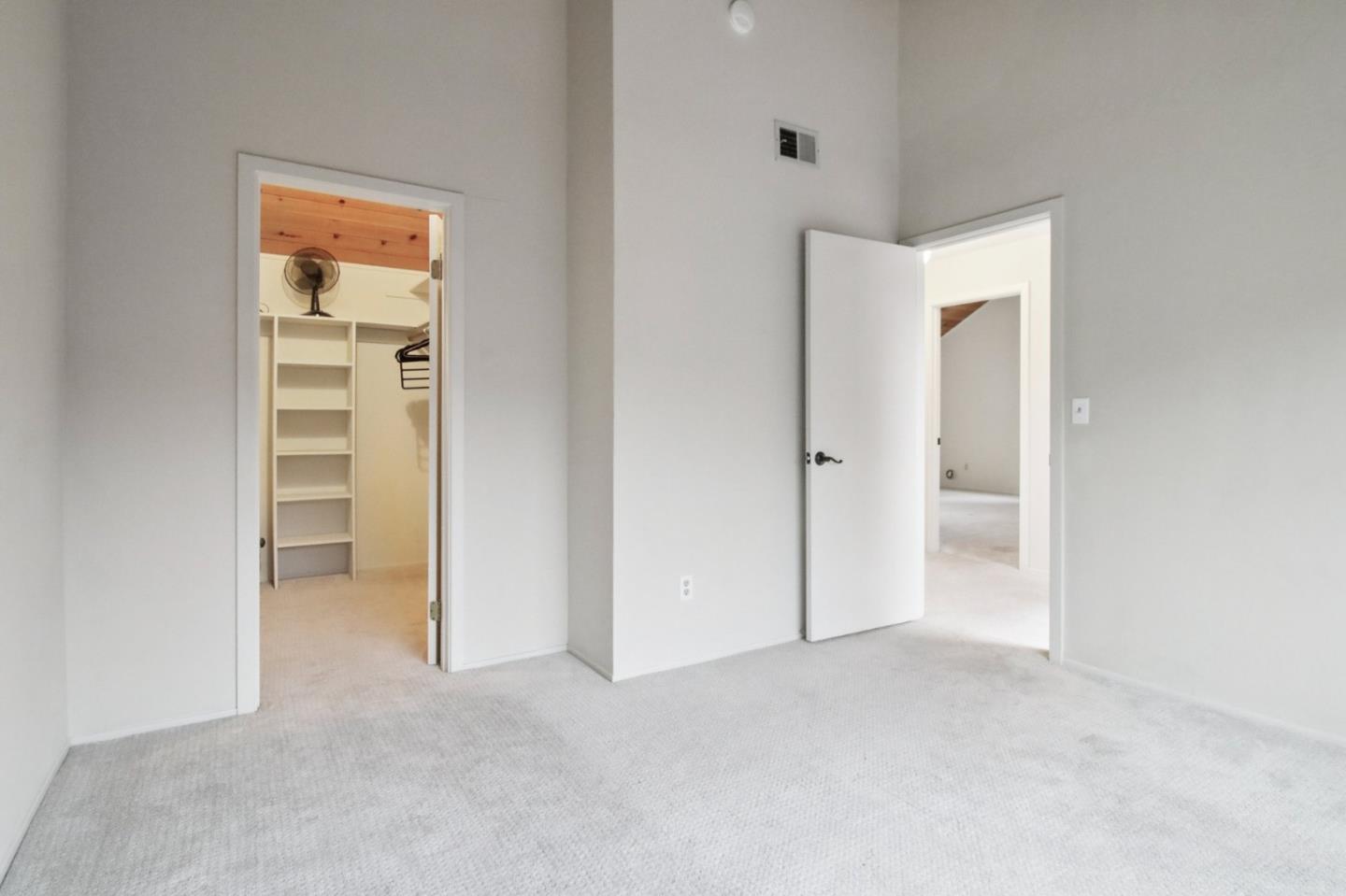 Detail Gallery Image 22 of 42 For 916 Menlo Ave, Menlo Park,  CA 94025 - 2 Beds | 2/1 Baths