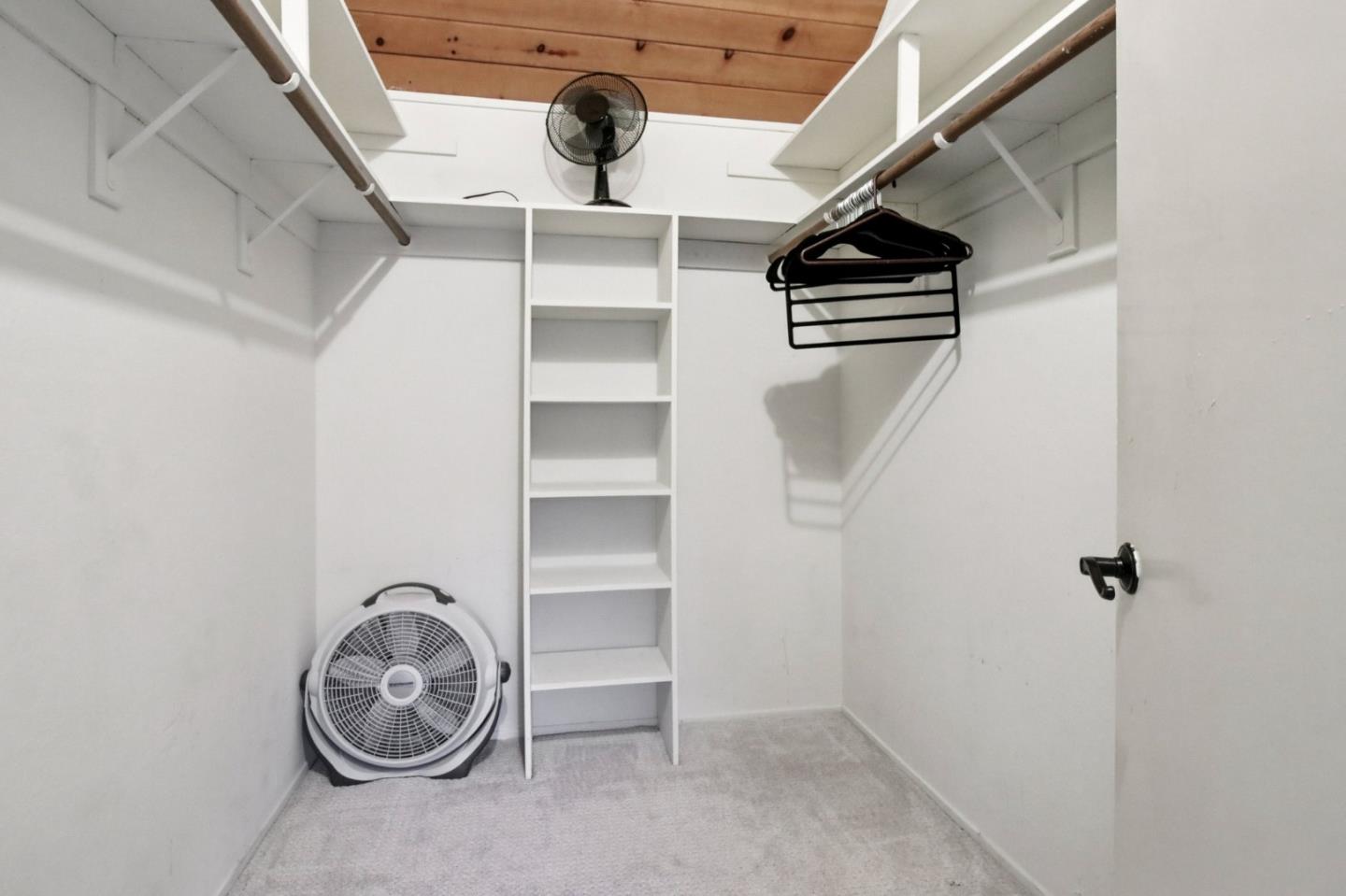 Detail Gallery Image 23 of 42 For 916 Menlo Ave, Menlo Park,  CA 94025 - 2 Beds | 2/1 Baths