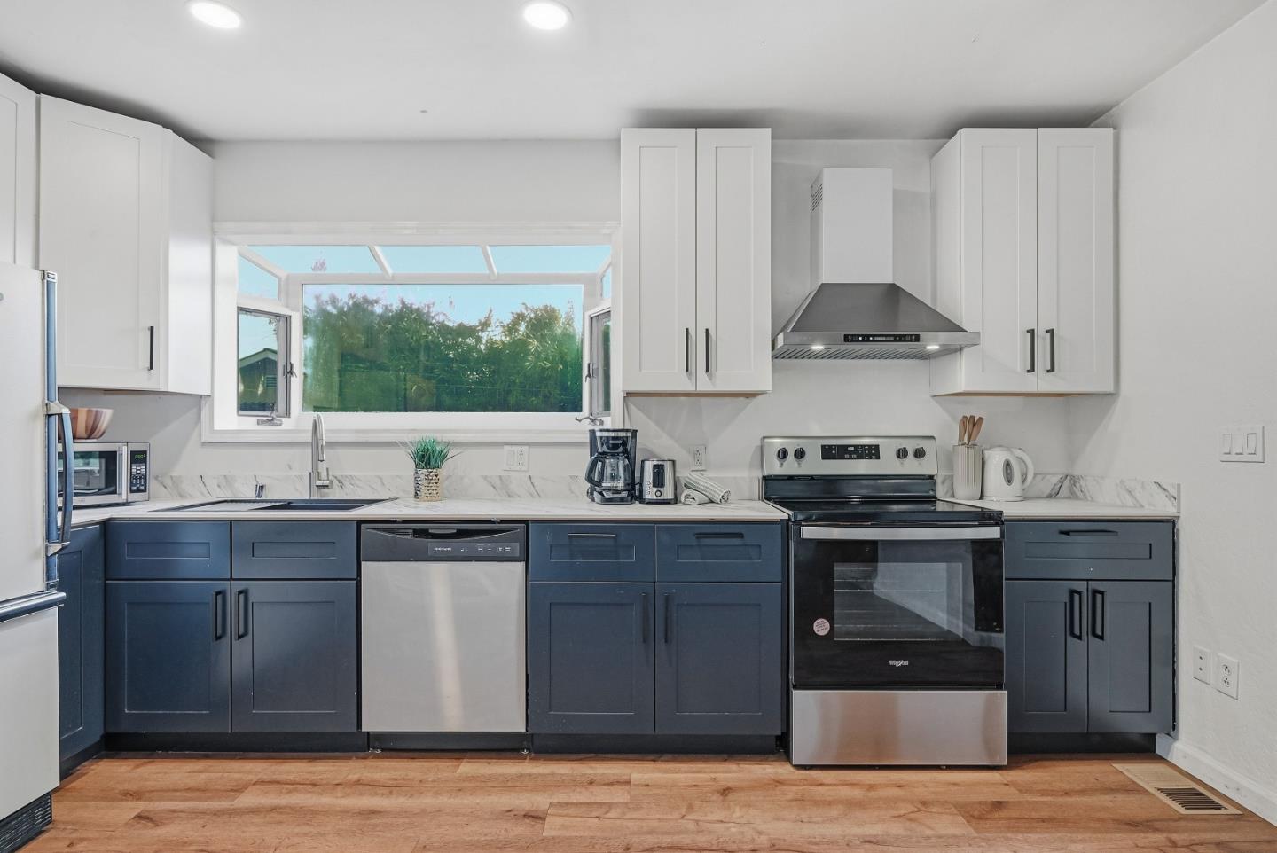 Detail Gallery Image 19 of 51 For 333 W Rincon Ave, Campbell,  CA 95008 - 4 Beds | 4 Baths