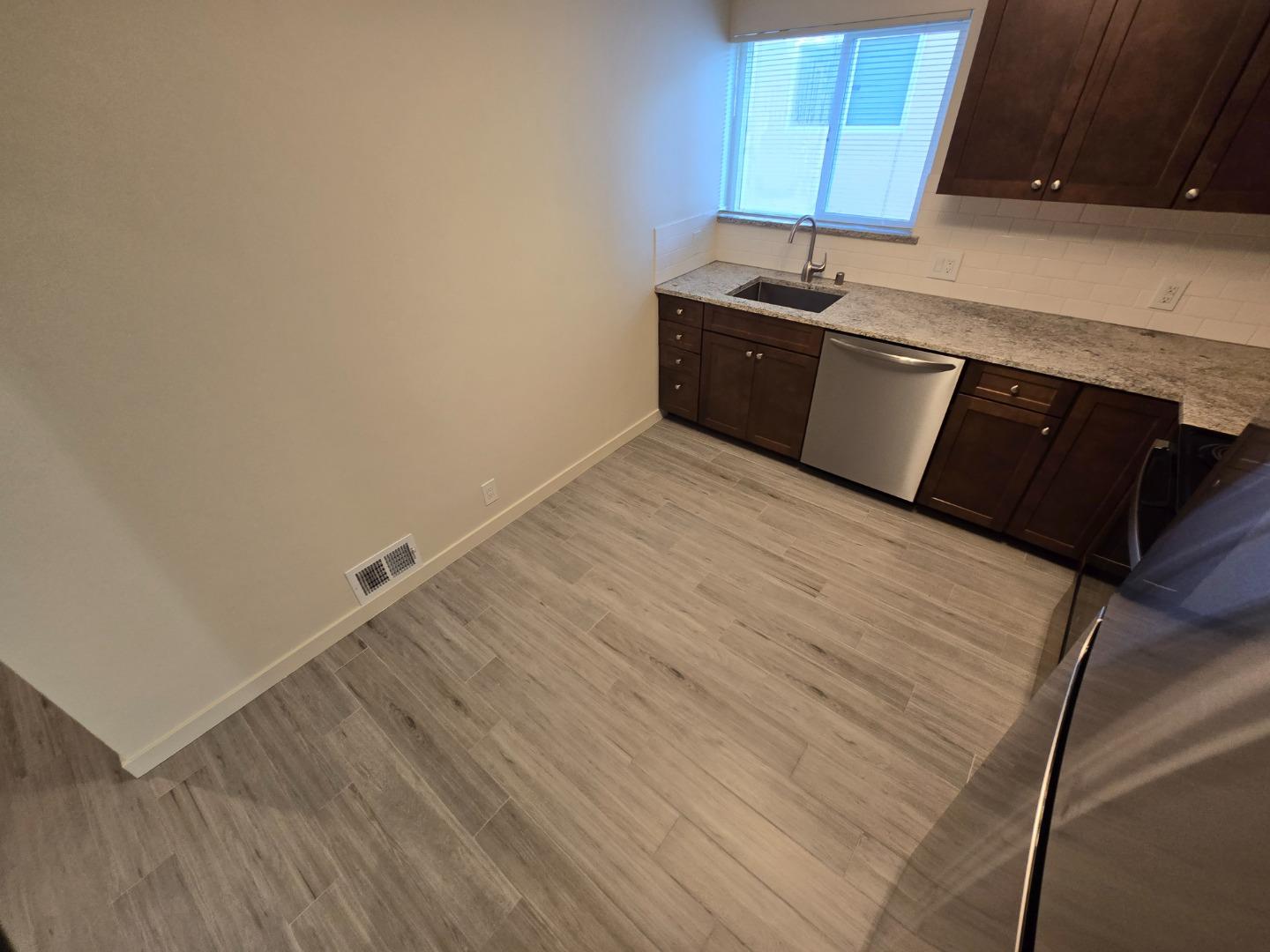 Detail Gallery Image 6 of 14 For 22 Linden Ave #2,  San Bruno,  CA 94066 - 2 Beds | 1 Baths