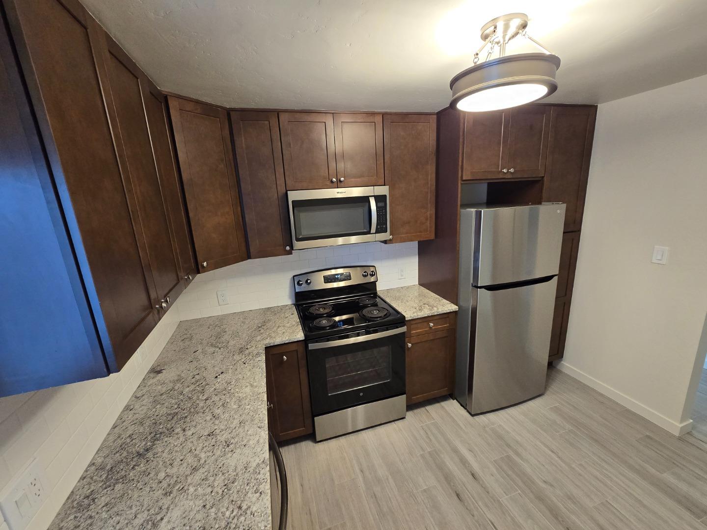 Detail Gallery Image 7 of 14 For 22 Linden Ave #2,  San Bruno,  CA 94066 - 2 Beds | 1 Baths