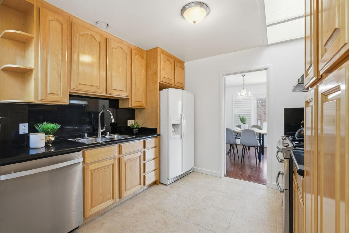 Detail Gallery Image 11 of 42 For 183 Victoria St, San Francisco,  CA 94132 - 3 Beds | 2 Baths