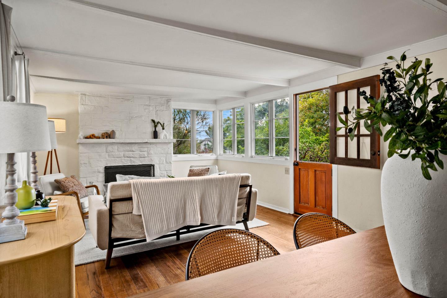 Detail Gallery Image 10 of 24 For 24747 Valley Way, Carmel,  CA 93923 - 2 Beds | 1 Baths