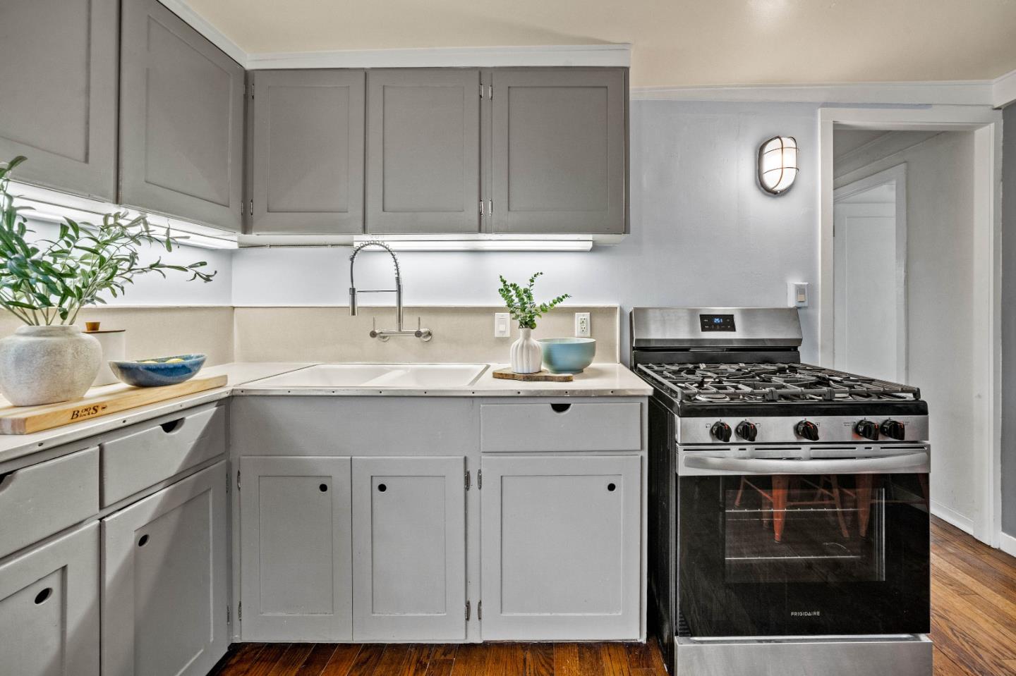 Detail Gallery Image 15 of 24 For 24747 Valley Way, Carmel,  CA 93923 - 2 Beds | 1 Baths