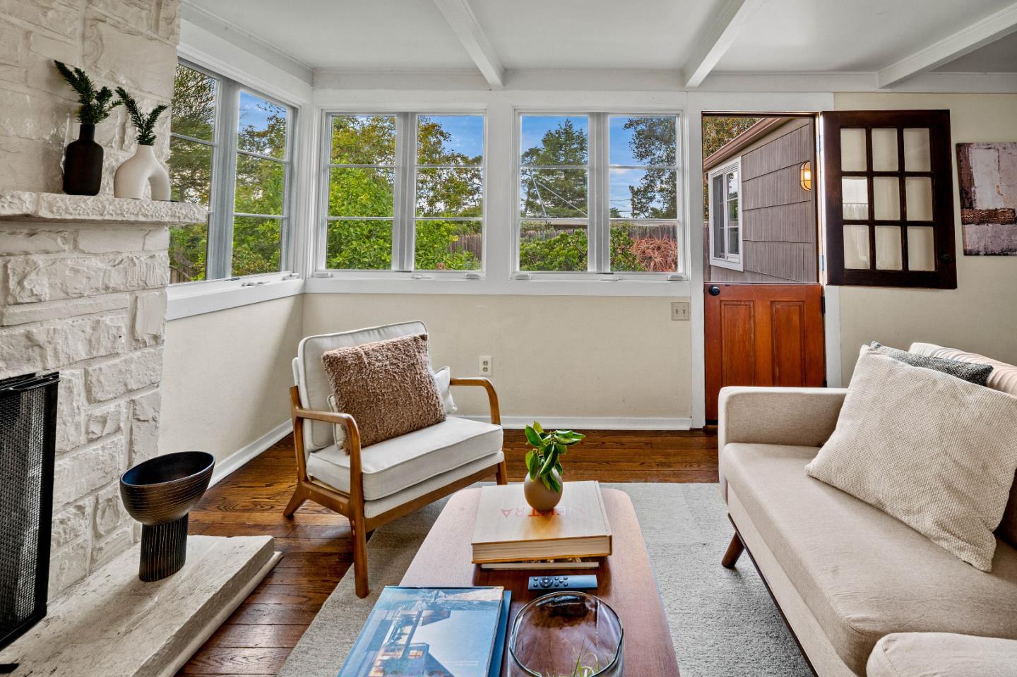 Detail Gallery Image 6 of 24 For 24747 Valley Way, Carmel,  CA 93923 - 2 Beds | 1 Baths