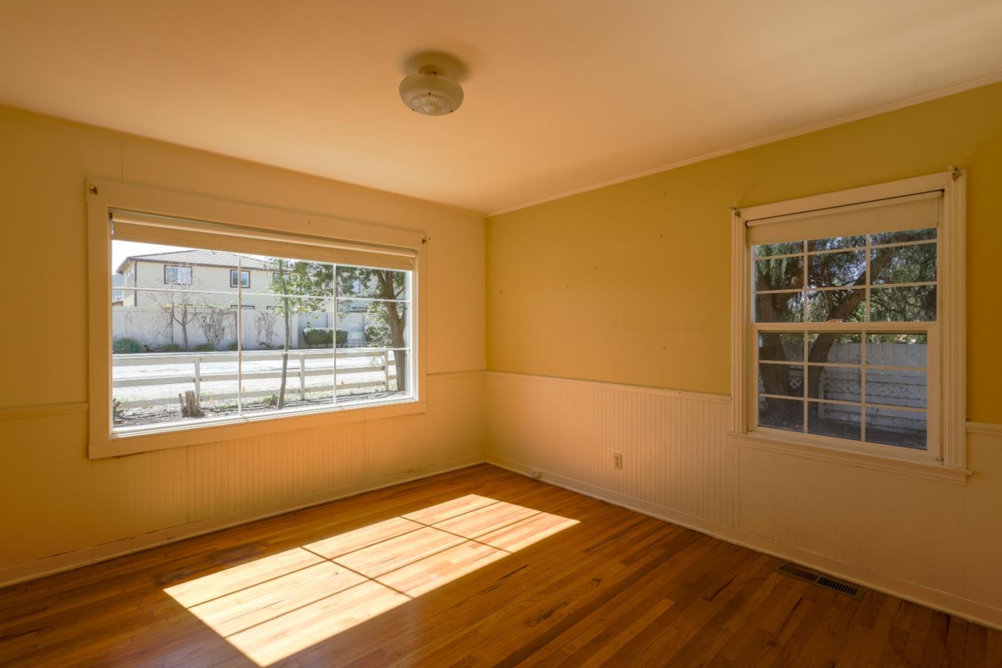 Detail Gallery Image 10 of 41 For 1320 Santa Ana Rd, Hollister,  CA 95023 - 2 Beds | 1 Baths