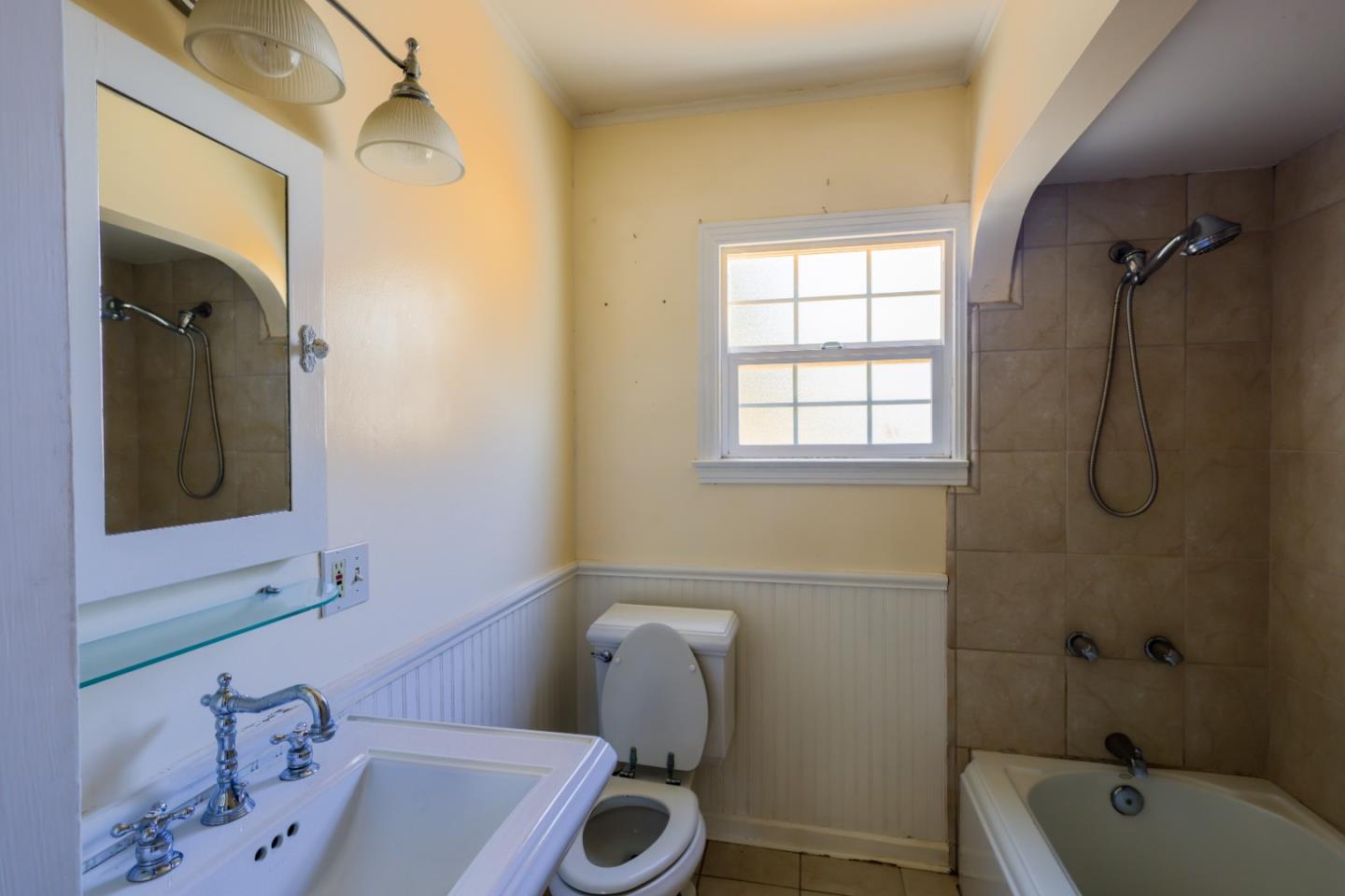 Detail Gallery Image 11 of 41 For 1320 Santa Ana Rd, Hollister,  CA 95023 - 2 Beds | 1 Baths