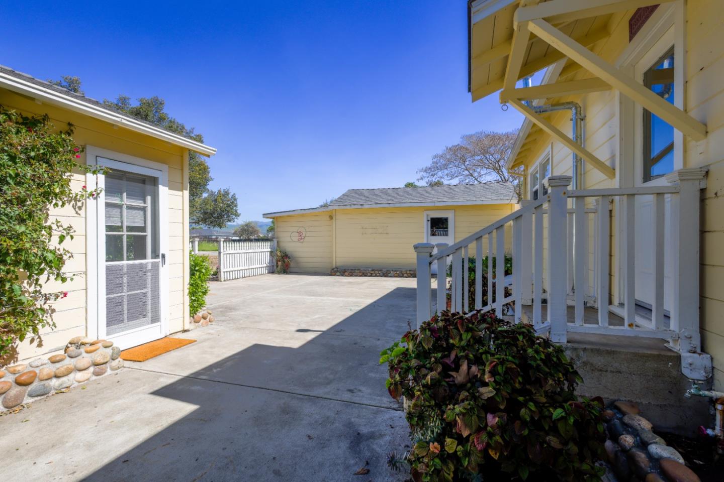 Detail Gallery Image 15 of 41 For 1320 Santa Ana Rd, Hollister,  CA 95023 - 2 Beds | 1 Baths