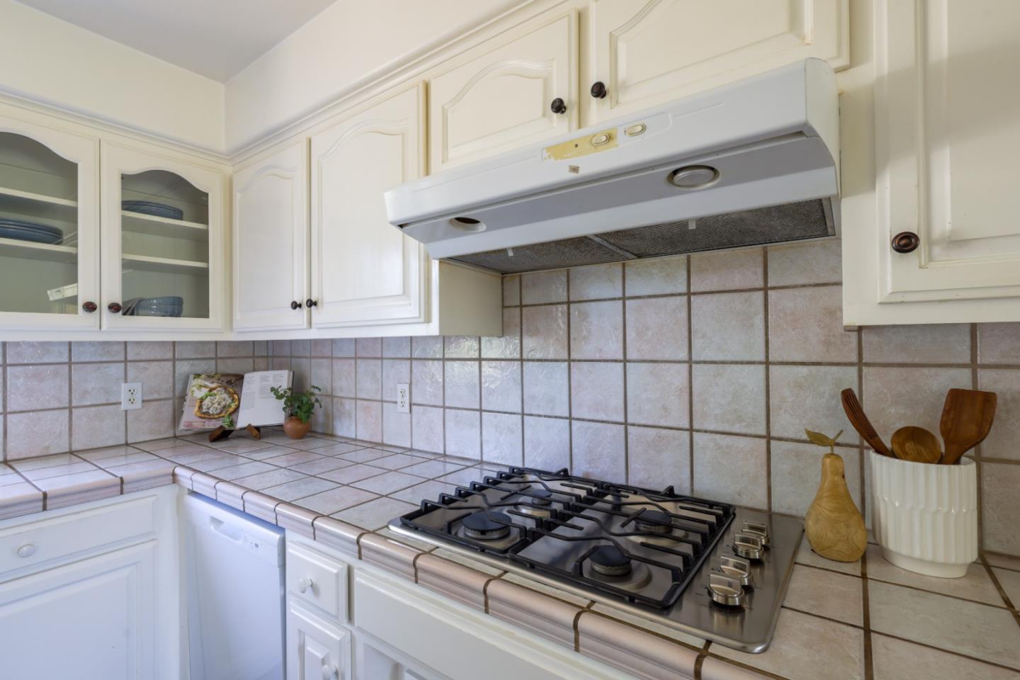 Detail Gallery Image 27 of 41 For 1320 Santa Ana Rd, Hollister,  CA 95023 - 2 Beds | 1 Baths