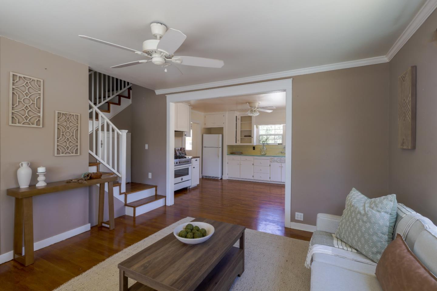 Detail Gallery Image 4 of 41 For 1320 Santa Ana Rd, Hollister,  CA 95023 - 2 Beds | 1 Baths