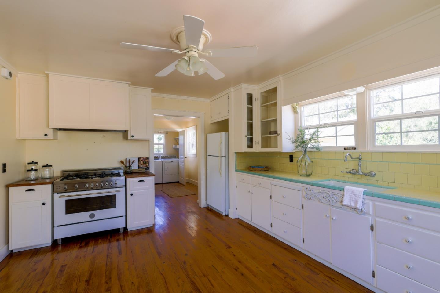 Detail Gallery Image 8 of 41 For 1320 Santa Ana Rd, Hollister,  CA 95023 - 2 Beds | 1 Baths