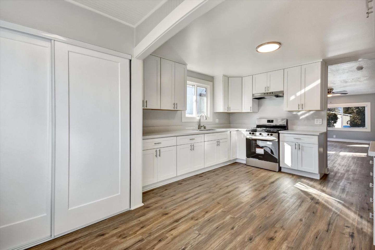 Detail Gallery Image 6 of 42 For 367 College St, Hollister,  CA 95023 - 3 Beds | 1 Baths